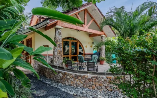 Oceanfront 3bed Villa with Pool in Costa Esmeralda