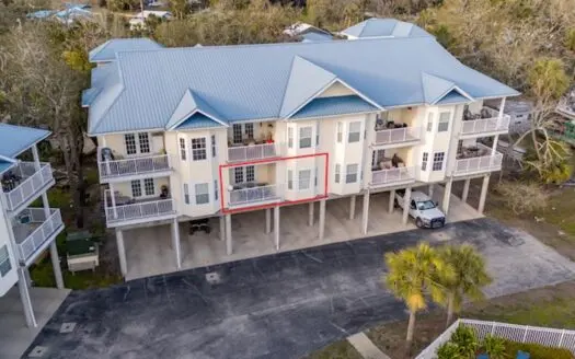 Condo for Sale in Suwannee, FL!