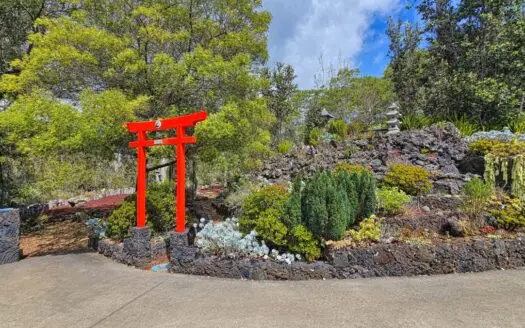 4-acre Hawaii retreat: 4BR home, workshop, organic gardens