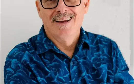 agent profile picture for Eddy Scott on coastal properties website