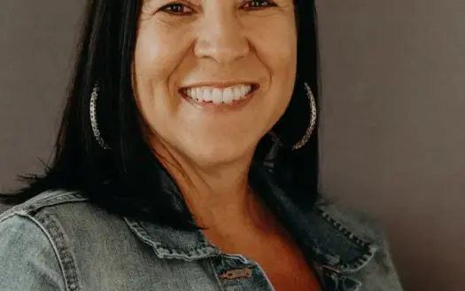 agent profile picture for Candice Land on coastal properties website