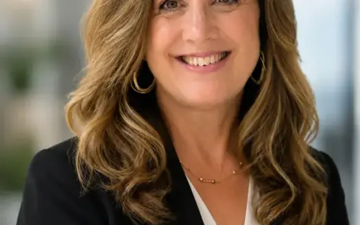 agent profile picture for Dawn McGee on coastal properties website