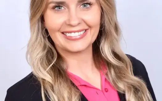 agent profile picture for Jessica Vance on coastal properties website