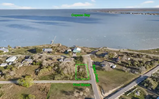 Corner Lot Near Copano Bay Boat Ramps in Bayside TX