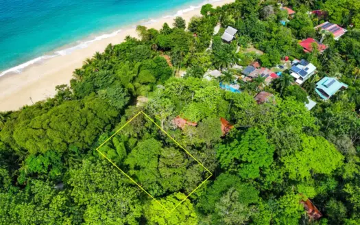 Rare Front-Row Opportunity on Bluff Beach – Isla Colón, Panama
