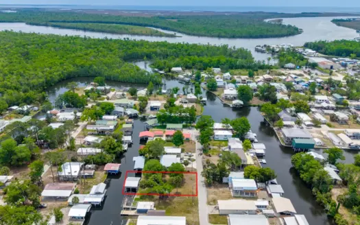 Vacant Lot in Suwannee, FL with Boat House for Sale