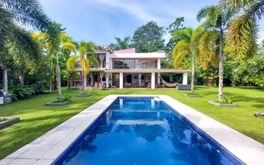 Luxury Home: Casita & Pool for Sale in Big Creek, Bocas del Toro