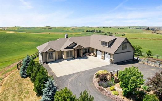 Colfax Washington horse real estate listing photo 1