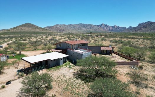 Saint David Arizona horse real estate listing photo 1