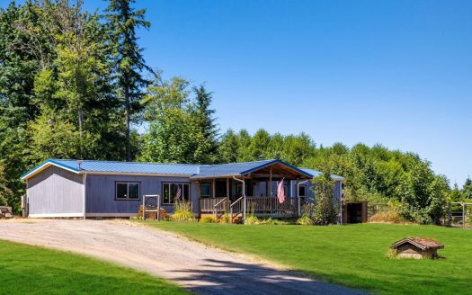 Yacolt Washington horse real estate listing photo 1