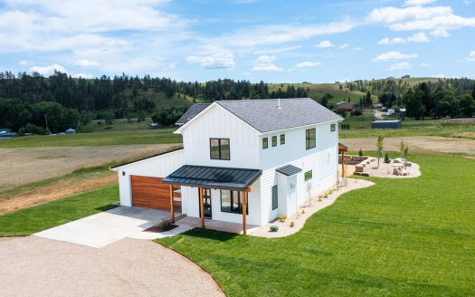 Lewistown Montana horse real estate listing photo 1