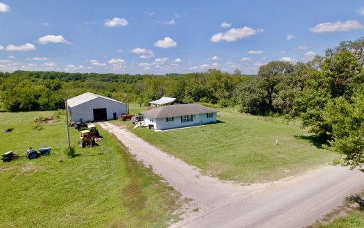 Kingston Missouri horse real estate listing photo 1
