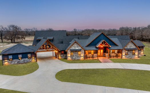 Paris Texas horse real estate listing photo 1