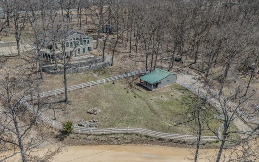 Sunrise Beach Missouri horse real estate listing photo 1