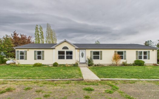 Ferdinand Idaho horse real estate listing photo 1