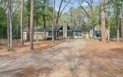 3/3/3 in 24 Hour Guarded & Gated Holly Lake Ranch, Texas