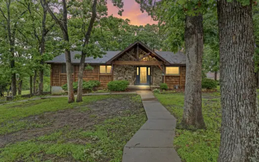 Home for Sale on Golf Course in EL Dorado Springs, MO