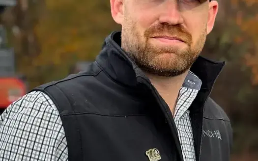 agent profile picture for Matthew Peachey on golf properties website