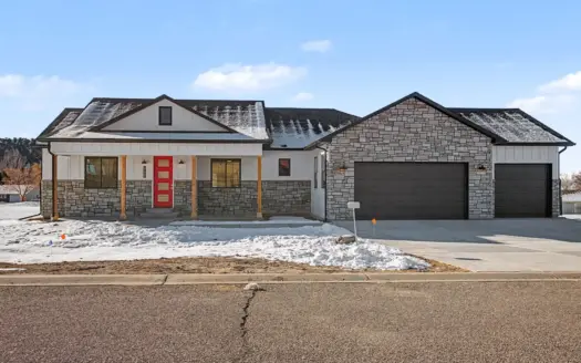 New Built Home On The Golf Course In Cedaredge Colorado