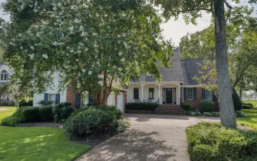 The Trifecta Location in a gated community, and one story living