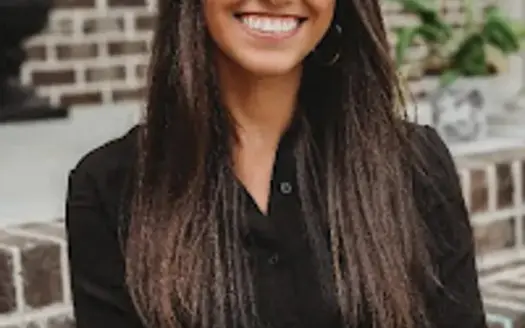 agent profile picture for Courtlyn Polson on golf properties website