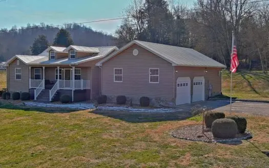 Pending Country Home with Acreage for Sale in Kentucky