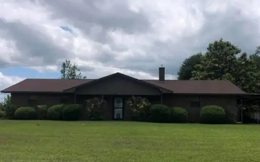 East Texas Country Home with Lots to Offer!