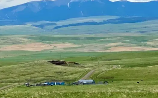 Picturesque Mountain Views