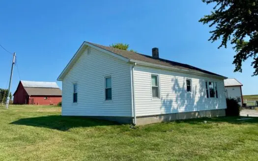 Cameron, Missouri Country Home with Land for Sale