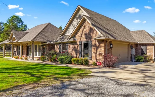 Well Maintained 3 Bed 2.5 Bath Home with Horse Barn and Fencing