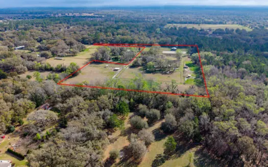 Peaceful 18-Acre Equestrian Estate in Williston, Florida for Sale