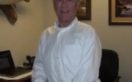 agent profile picture for Terry Dixon on horse properties website