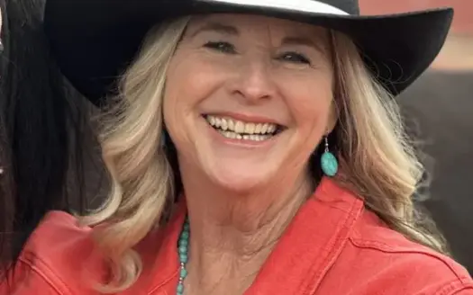 agent profile picture for Cyndi Grogan on horse properties website