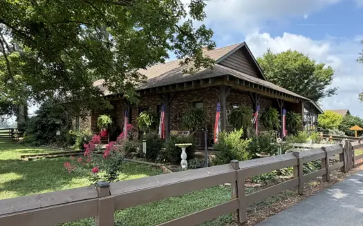 3 bedroom 2 bath home & 24 acre farm for sale, Bowling Green Ky.