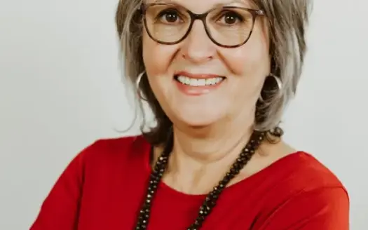 agent profile picture for Emma Garcia on horse properties website
