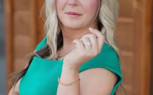 agent profile picture for Brittany Owens on horse properties website