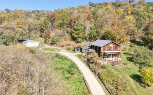 Country Property For Sale Bordering the Kickapoo Valley Reserve