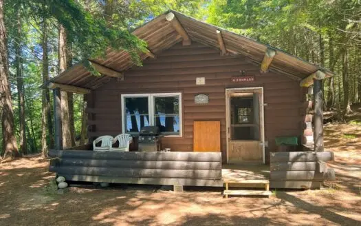 Cozy Lakefront Camp