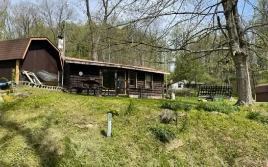 Log Cabin in Freeport, Oh