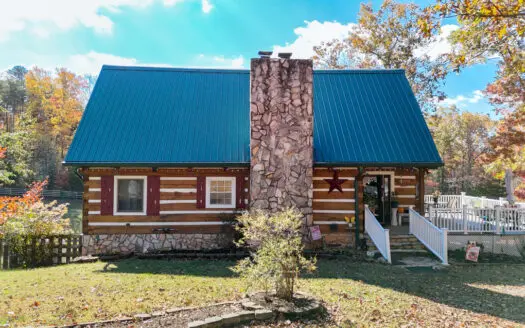 Cabin and 23.51 Acres For Sale in Patrick County, Virginia