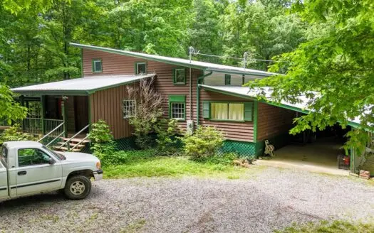 Move-in Ready Hunter’s Retreat for Sale in Summertown, TN