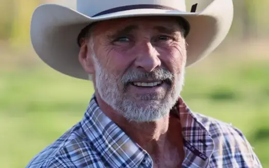 agent profile picture for Scott Reece on log homes website