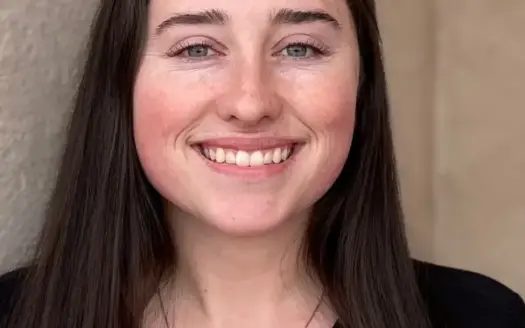 agent profile picture for Melissa Herrera on log homes website