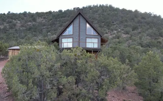 Off Grid Homestead with Amazing Views