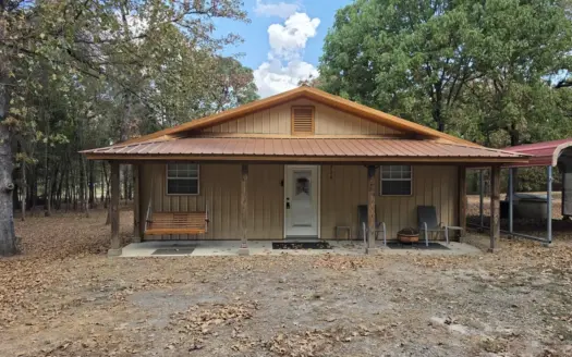 Well Maintained Home Near Sugarloaf Mountain Lake