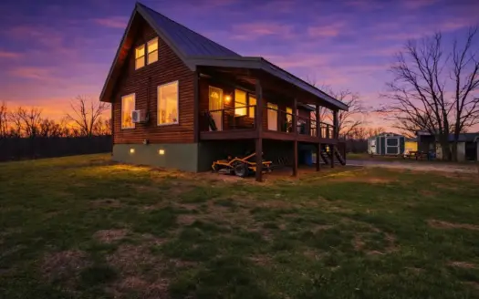 Missouri Ozarks Cabin for Sale / 6 Acres / Highway Frontage