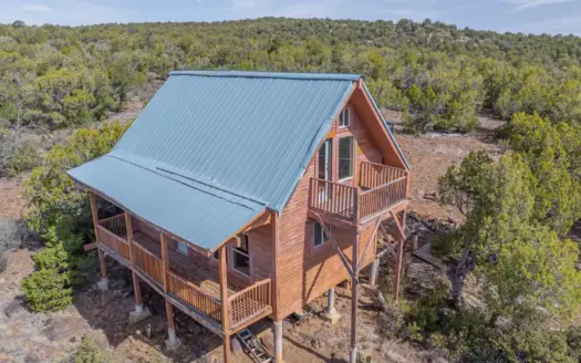 DIAMOND IN THE ROUGH ! Northern Arizona off grid cabin