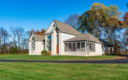 Home Near Lake Cumberland in Albany, Kentucky