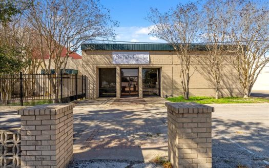 Prime Commercial Property in Downtown Beeville, Texas
