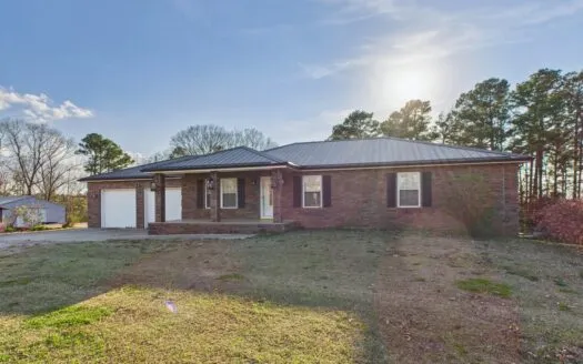 3 Bed, 4 Bath Home and Shop on 11.5 Acres!